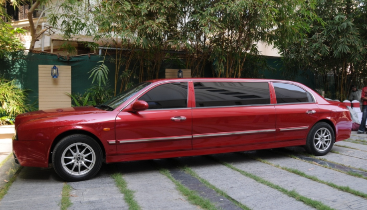 Limousine Car hirw in gujarat