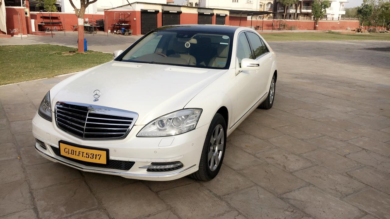 muv/xuv/suv car hire in ahmedabad